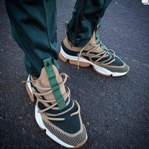 SIA Collective Culture Vulture Chicken and Broccoli Colorway size 11 pre-owned.